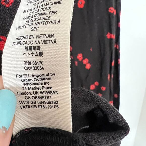 Free People To the Tropics Black Floral Blouson Sleeve Top - Picture 9 of 9